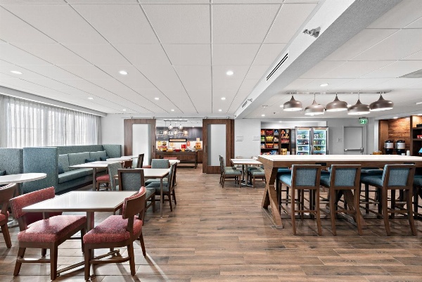 Hampton Inn by Hilton Los Angeles Airport image 6