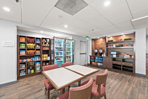 Hampton Inn by Hilton Los Angeles Airport image 9